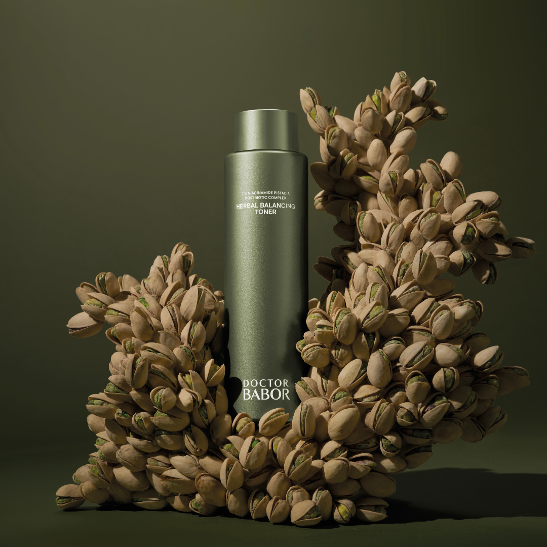 Grüner Toner mit Pistazien